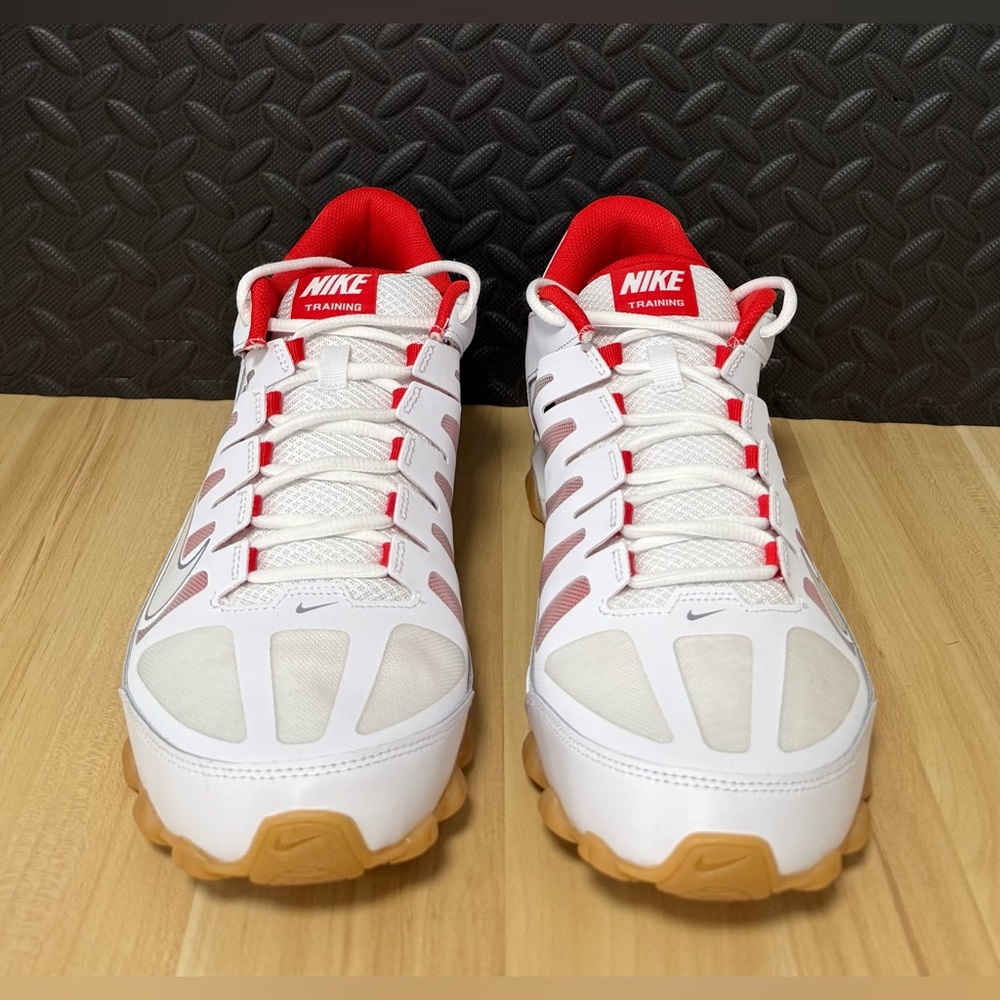 Nike Reax 8 TR Mesh White Chile Red Training Shoes 621716-103 Mens Size 10 - Picture 2 of 8